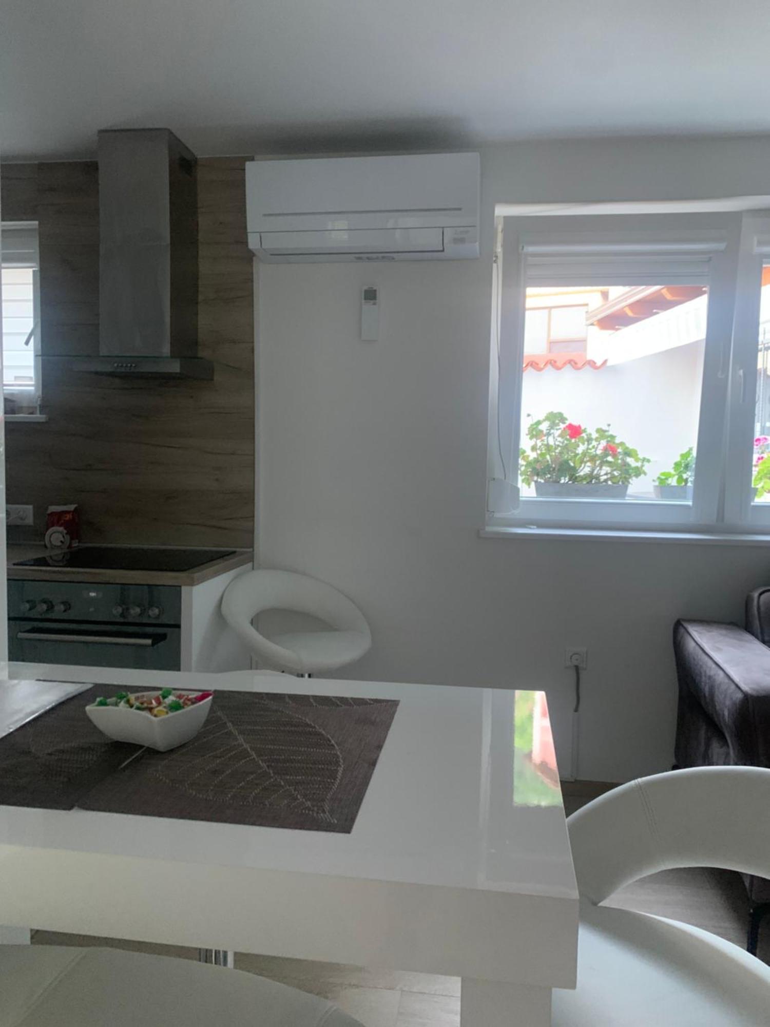 Appartamento Garden Of Dreams & Free Private Parking SJJ Esterno foto